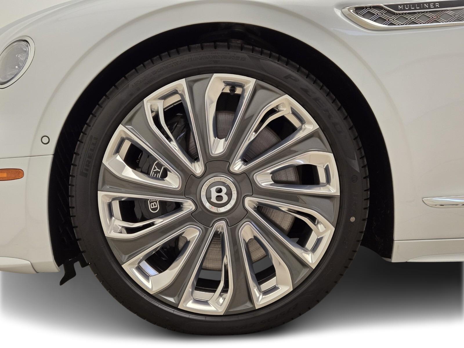 2025 Bentley Flying Spur Mulliner photo 11