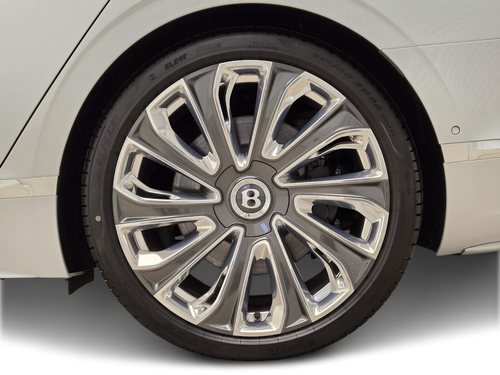 2025 Bentley Flying Spur Mulliner photo 12