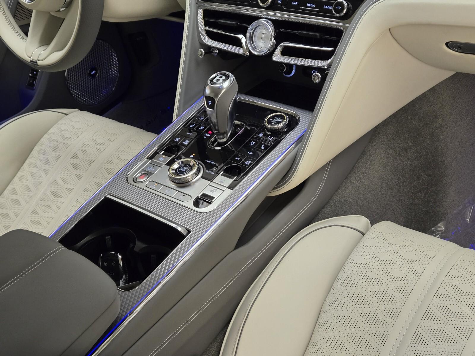 2025 Bentley Flying Spur Mulliner photo 27