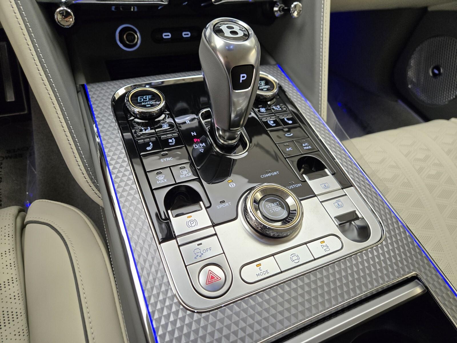 2025 Bentley Flying Spur Mulliner photo 40