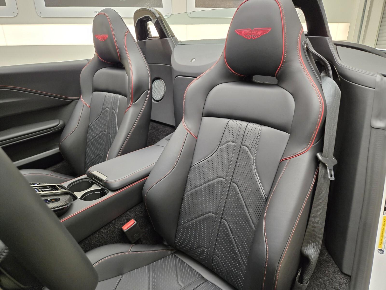 2026 Aston Martin Vantage Base - Photo 29
