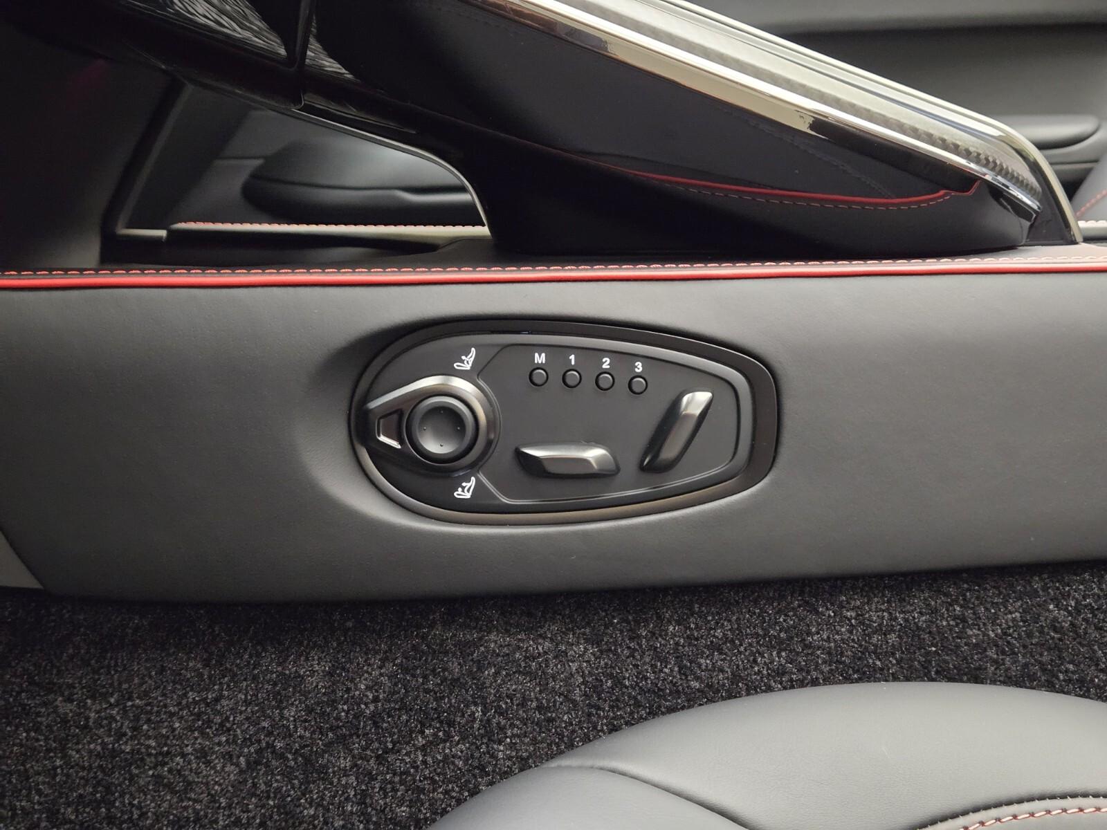 2026 Aston Martin Vantage Base - Photo 33