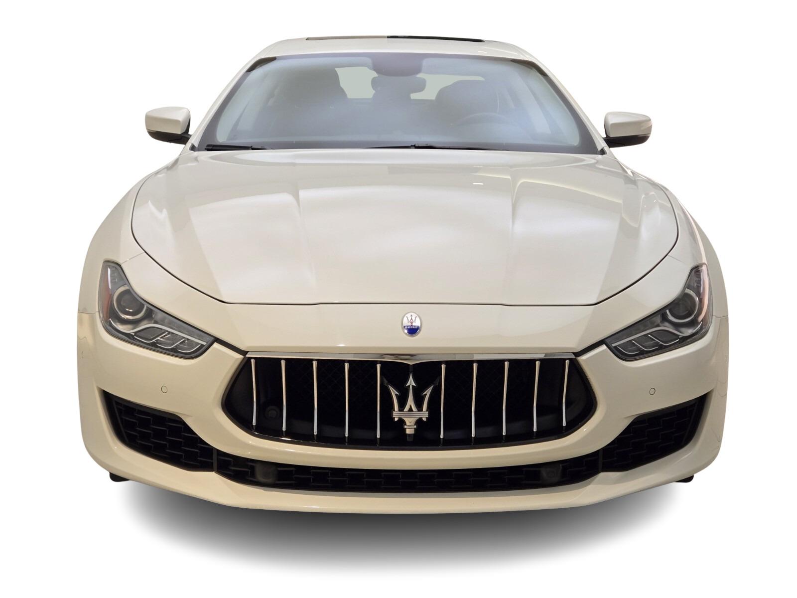 2018 Maserati Ghibli photo 2