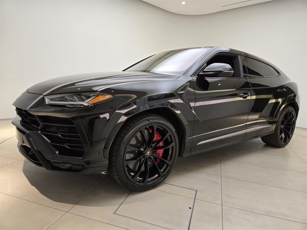 Used-2019-Lamborghini-Urus-