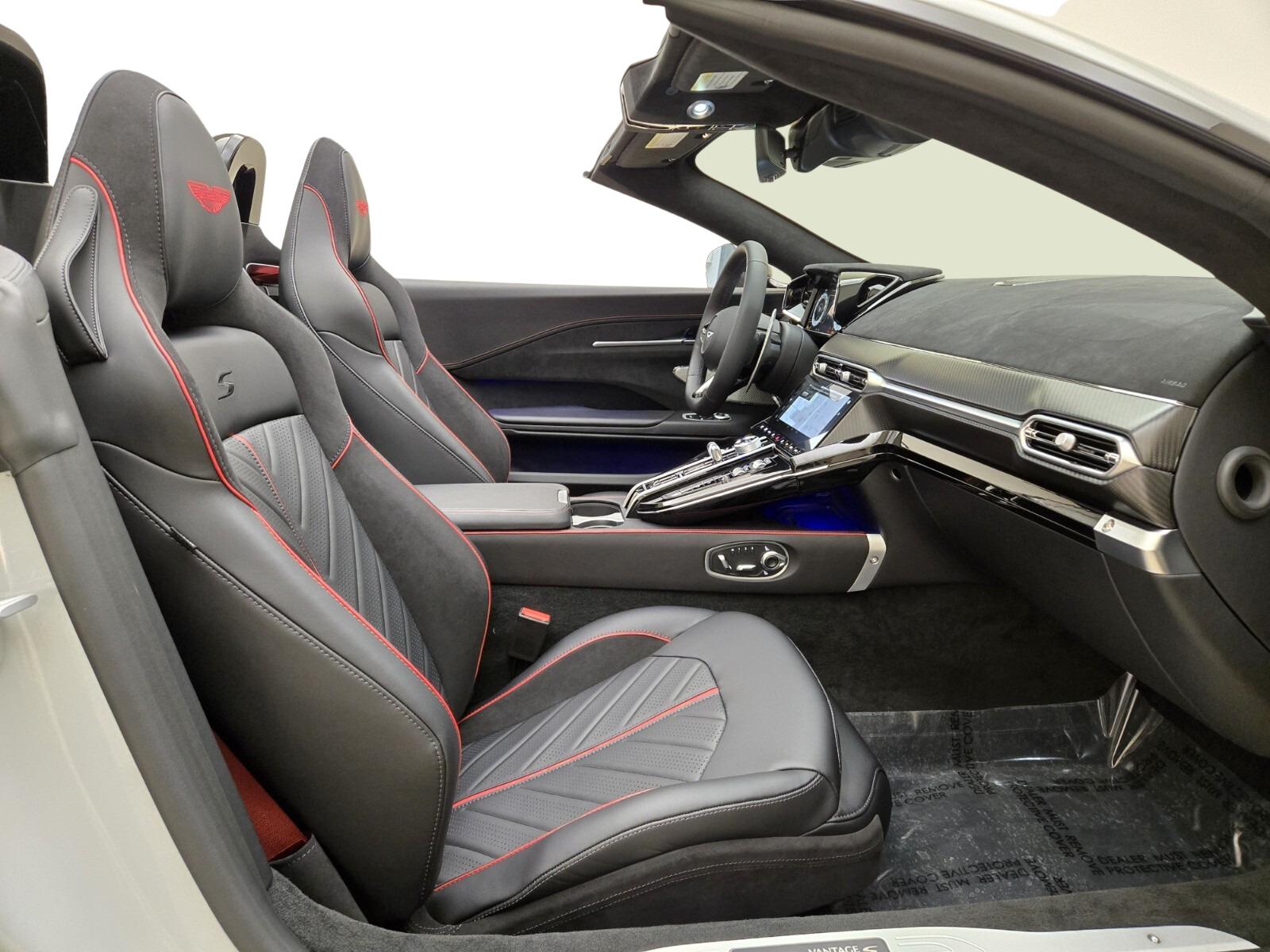 2026 Aston Martin Vantage Base - Photo 18