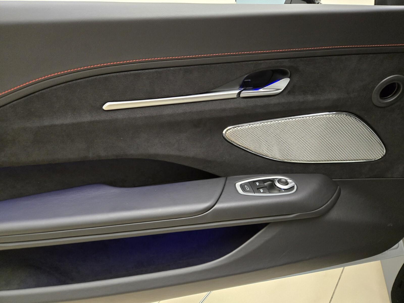 2026 Aston Martin Vantage Base - Photo 24