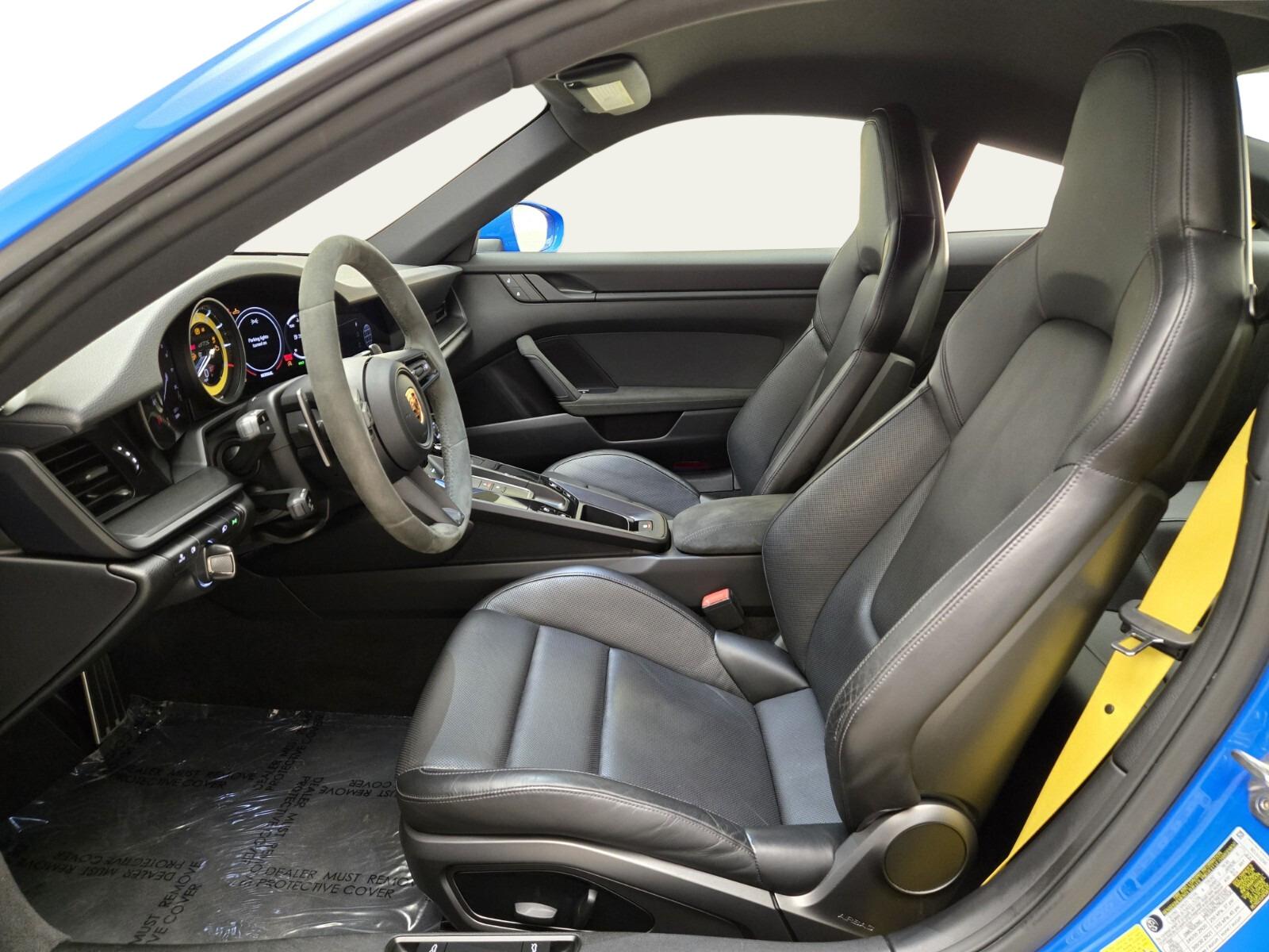 2022 Porsche 911 GTS - Photo 17