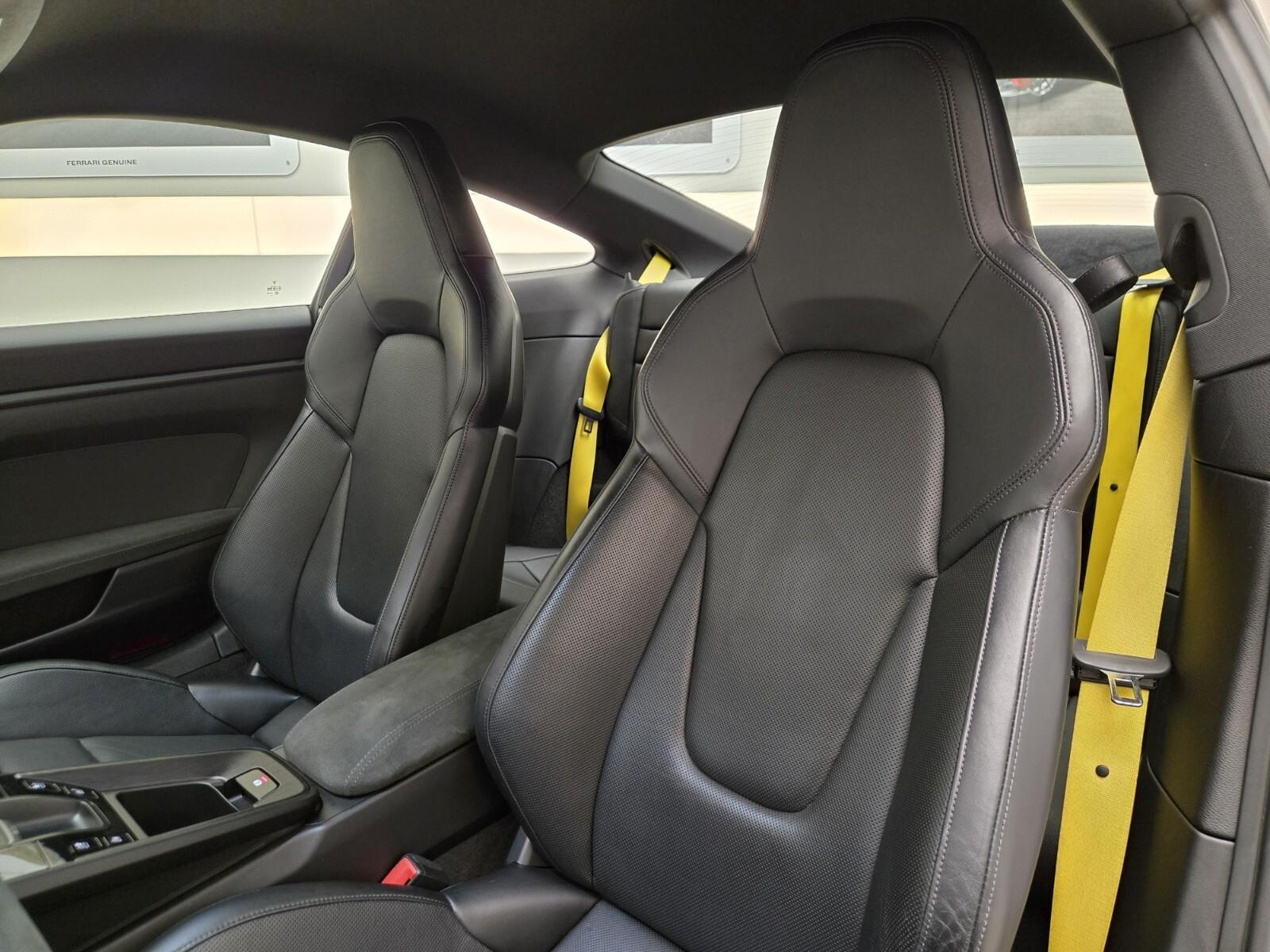 2022 Porsche 911 GTS - Photo 29