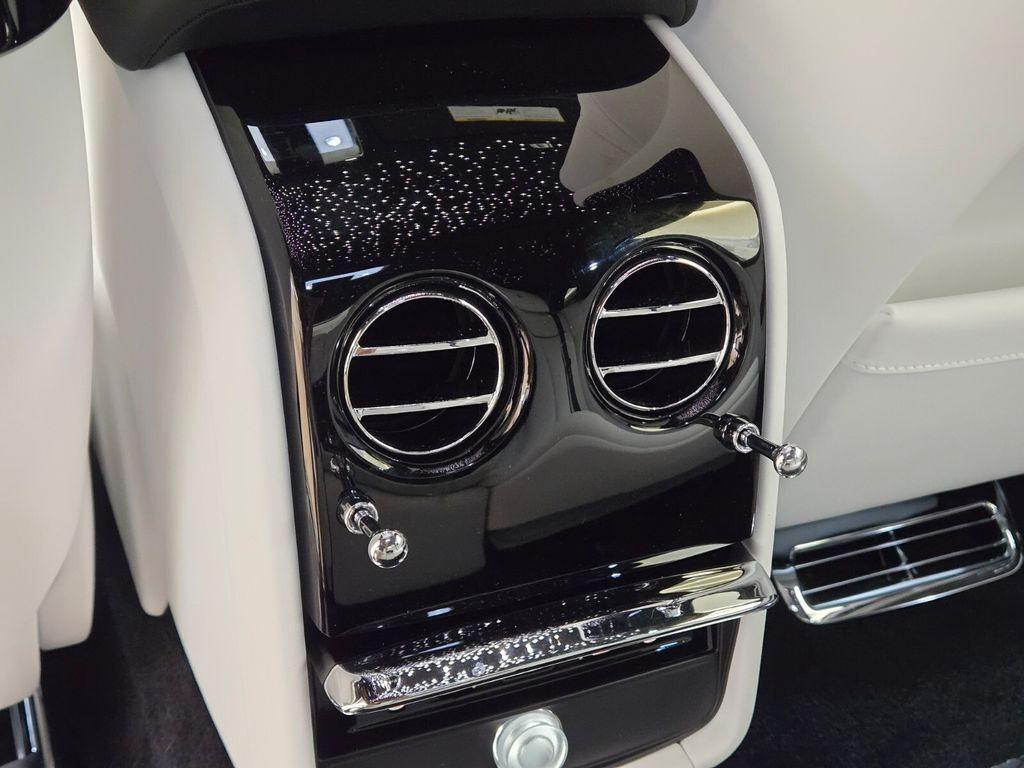 2026 Rolls-Royce Phantom Base - Photo 18