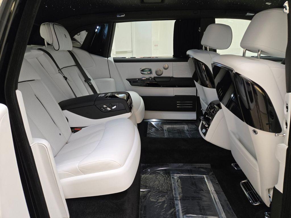 2026 Rolls-Royce Phantom Base - Photo 23