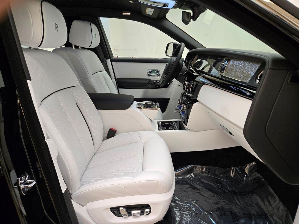 2026 Rolls-Royce Phantom Base - Photo 24