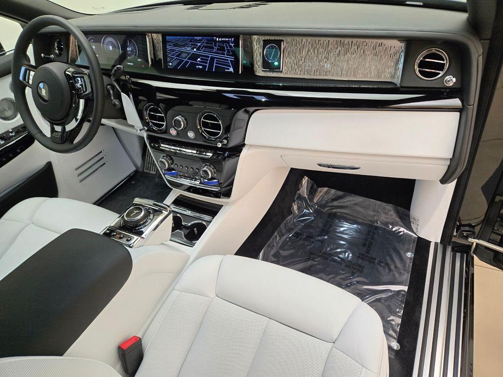 2026 Rolls-Royce Phantom Base - Photo 25
