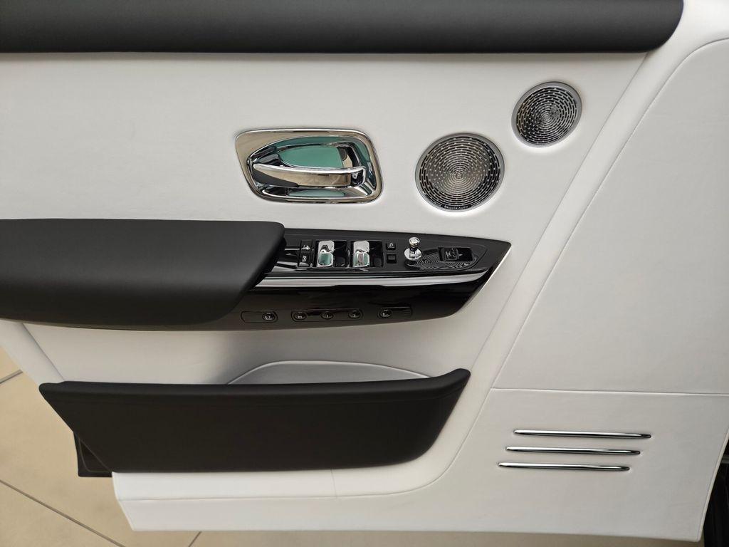 2026 Rolls-Royce Phantom Base - Photo 30
