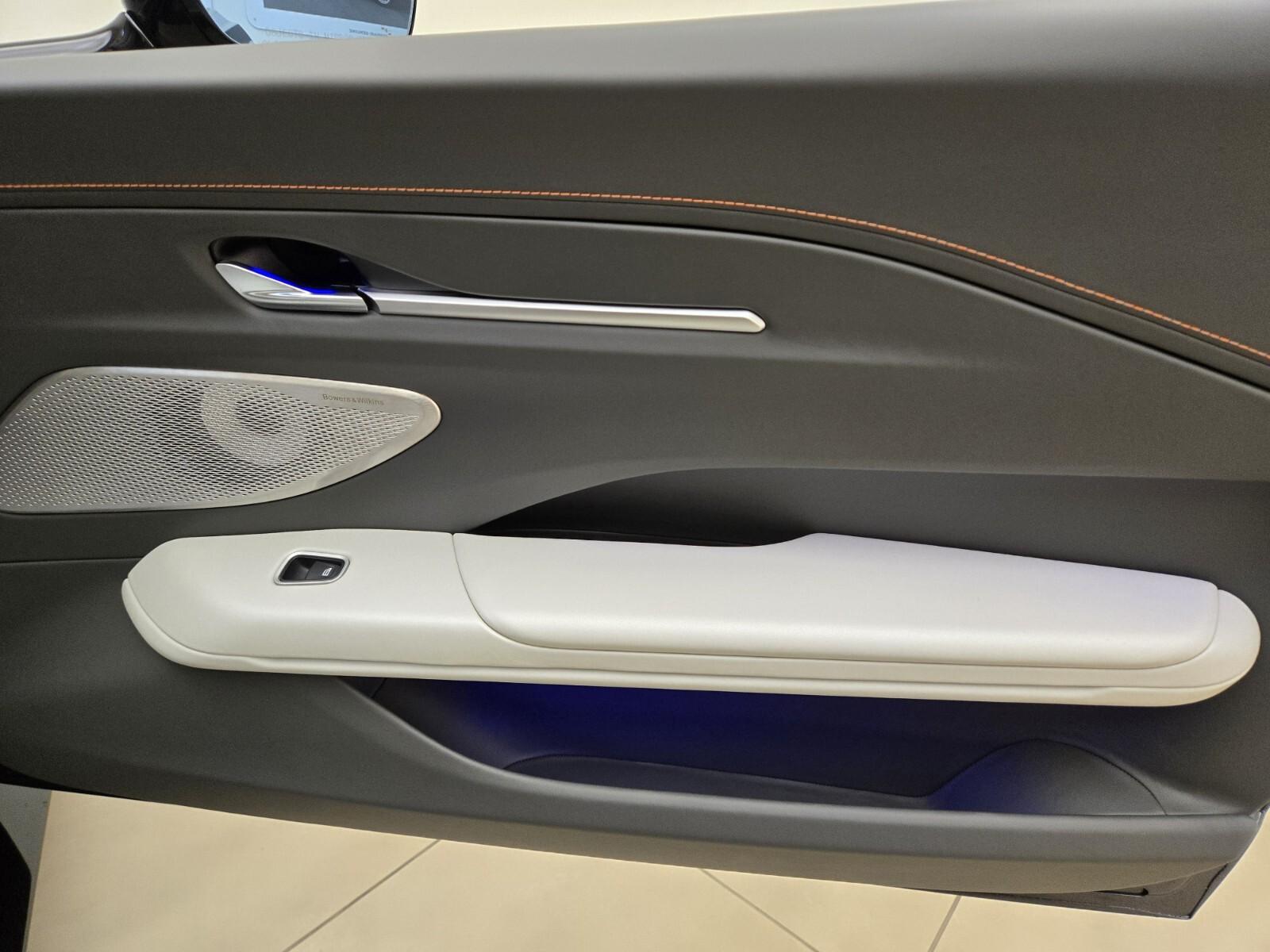 2026 Aston Martin Vantage Base - Photo 21