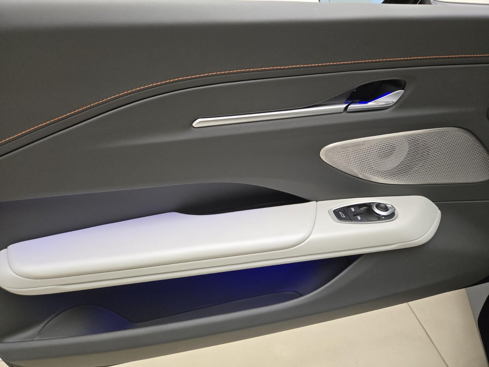 2026 Aston Martin Vantage Base - Photo 24