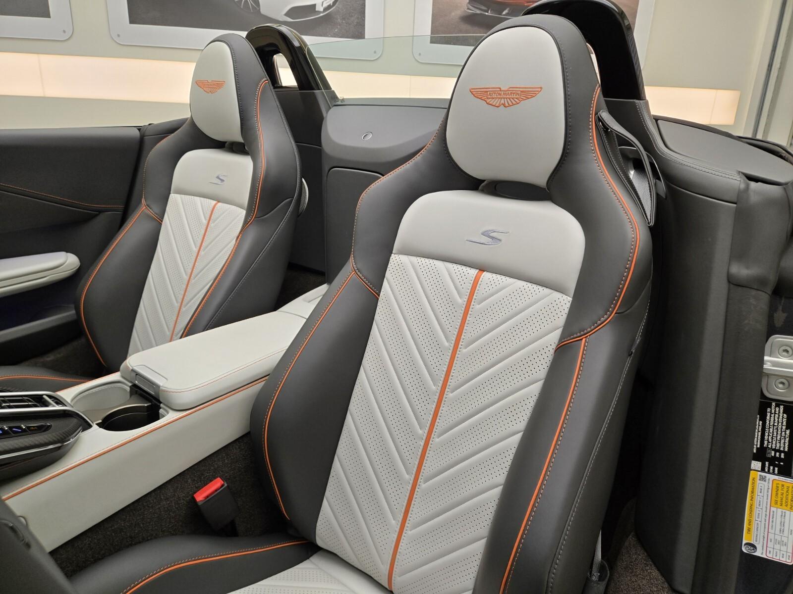 2026 Aston Martin Vantage Base - Photo 25
