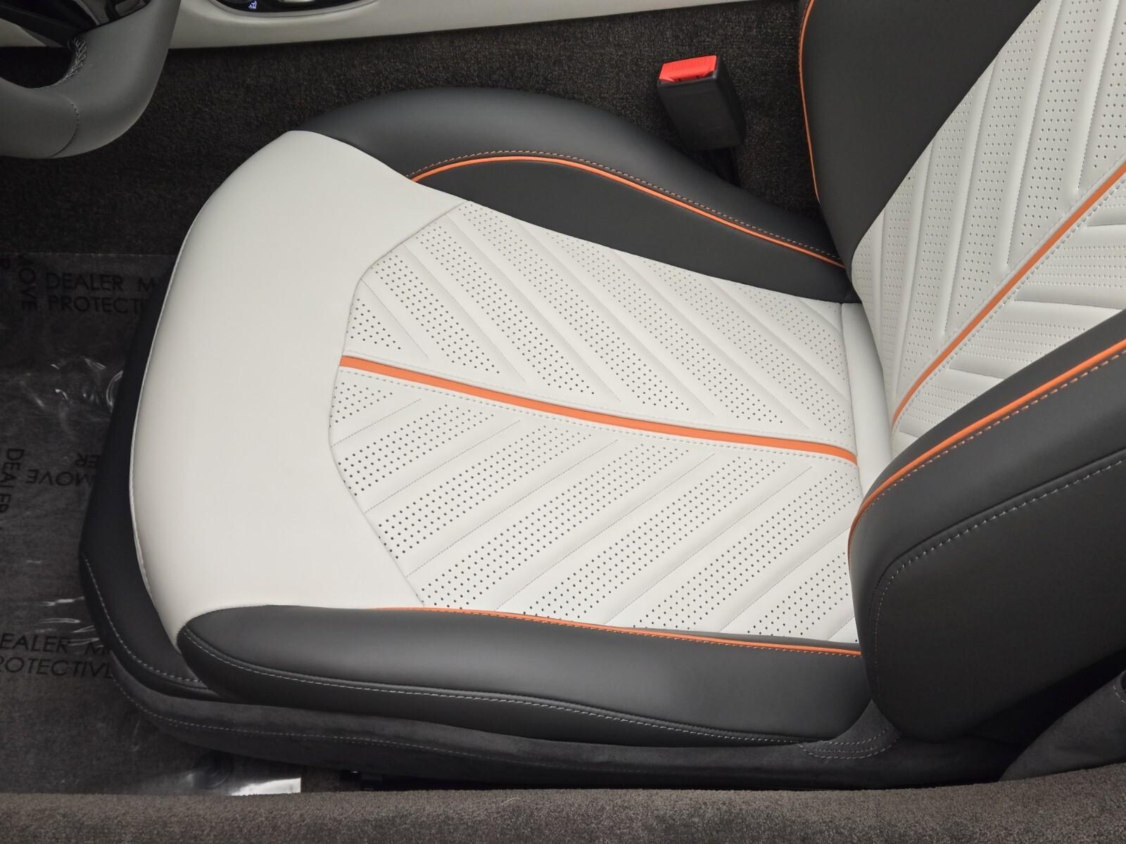 2026 Aston Martin Vantage Base - Photo 27