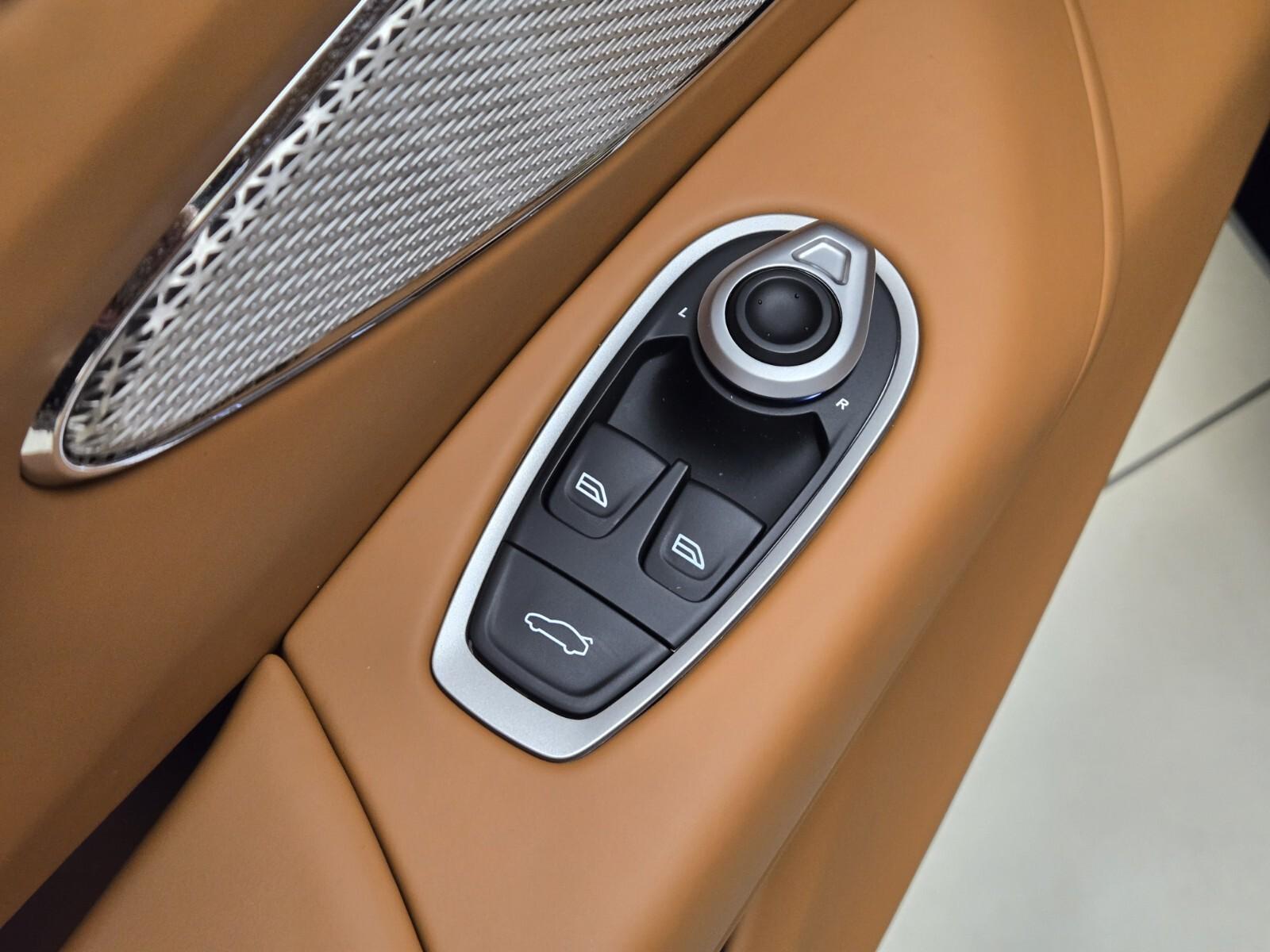 2026 Aston Martin Vantage Base - Photo 37