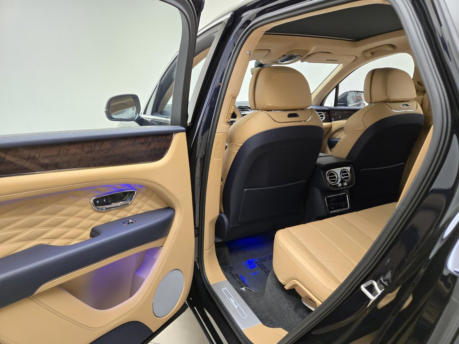 2026 Bentley Bentayga - Photo 18