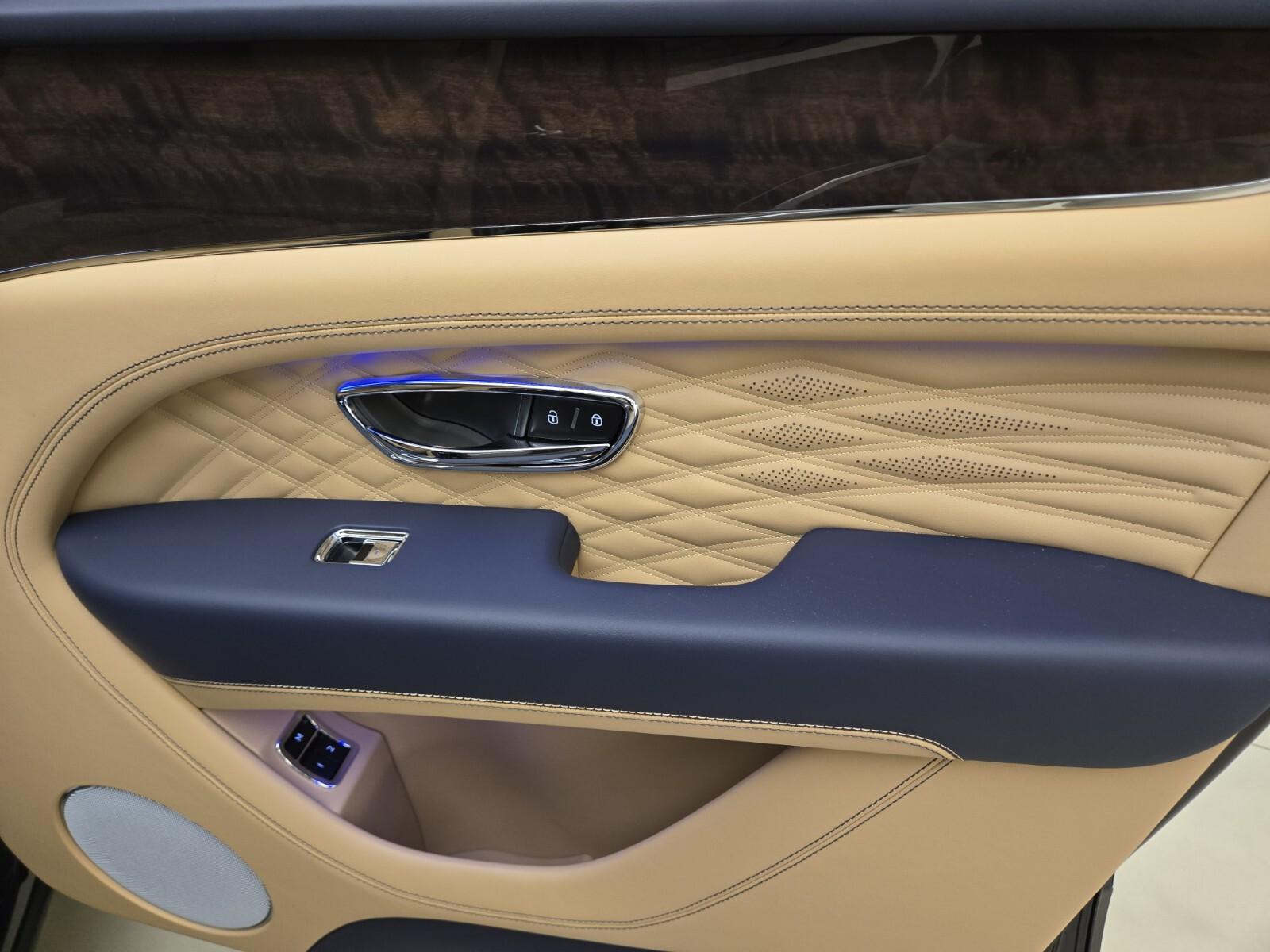 2026 Bentley Bentayga - Photo 27