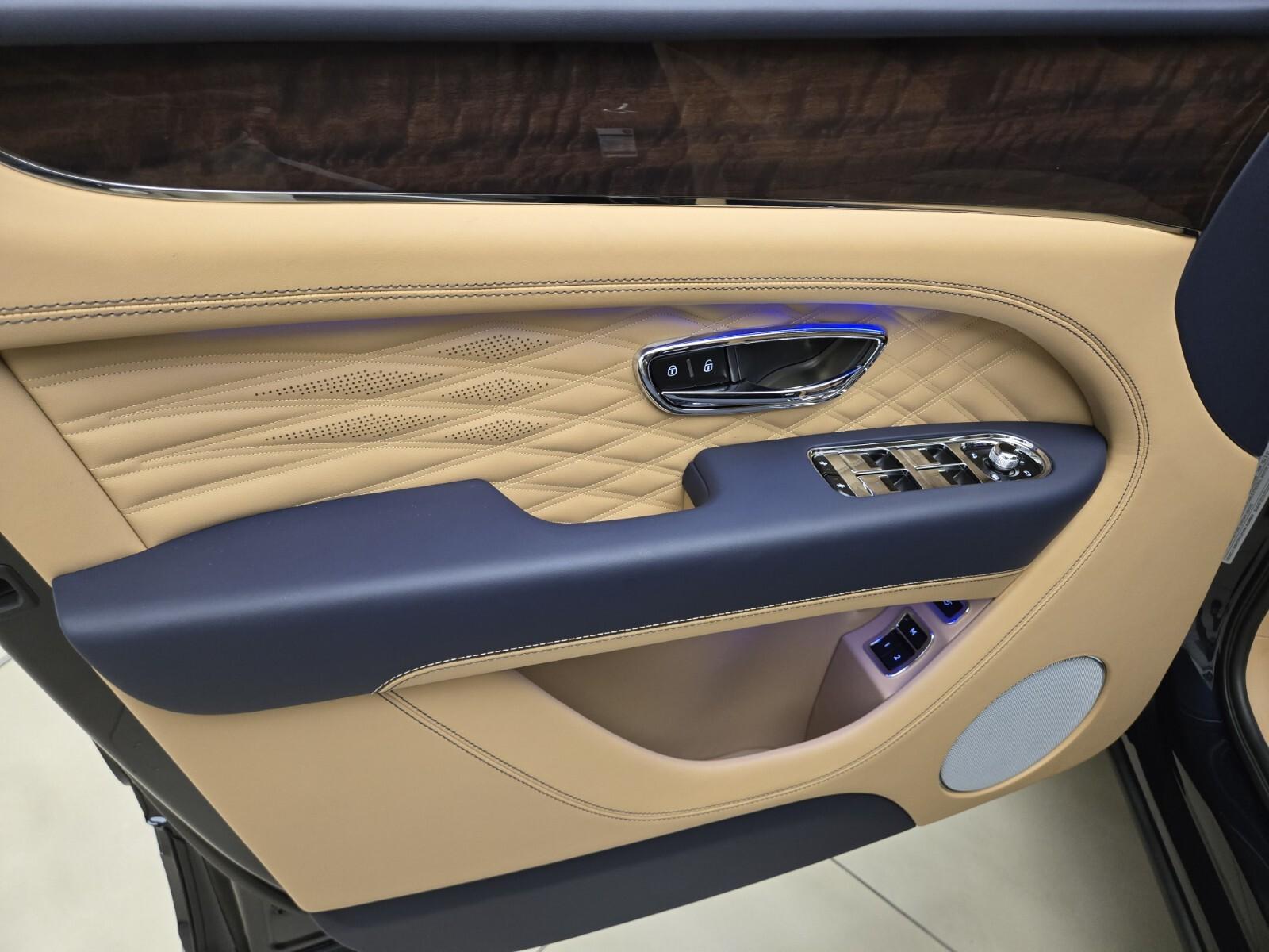 2026 Bentley Bentayga - Photo 30