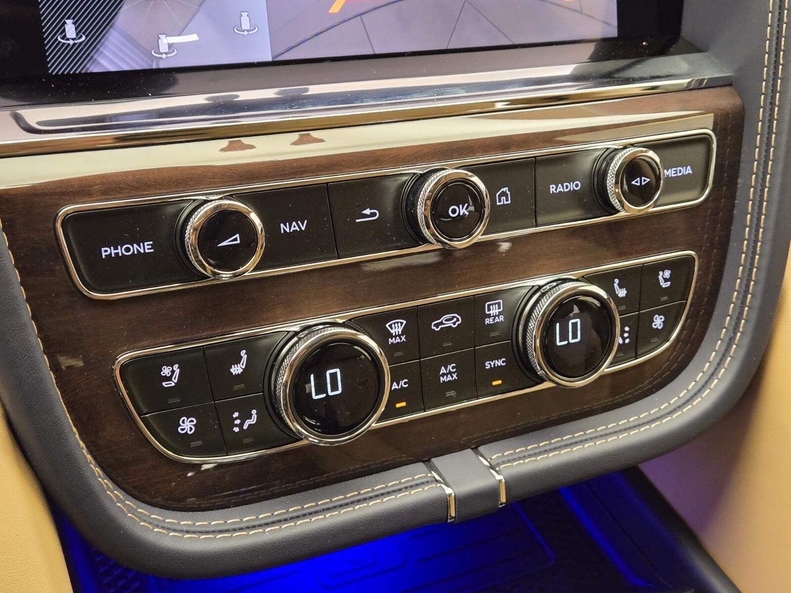 2026 Bentley Bentayga - Photo 38