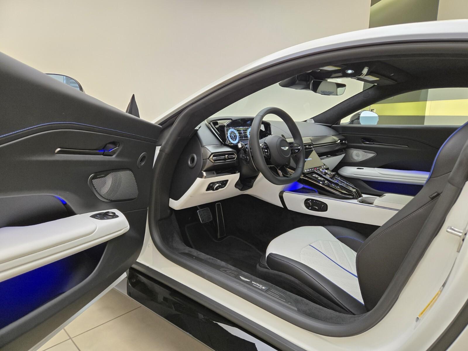 2026 Aston Martin Vantage Base - Photo 13
