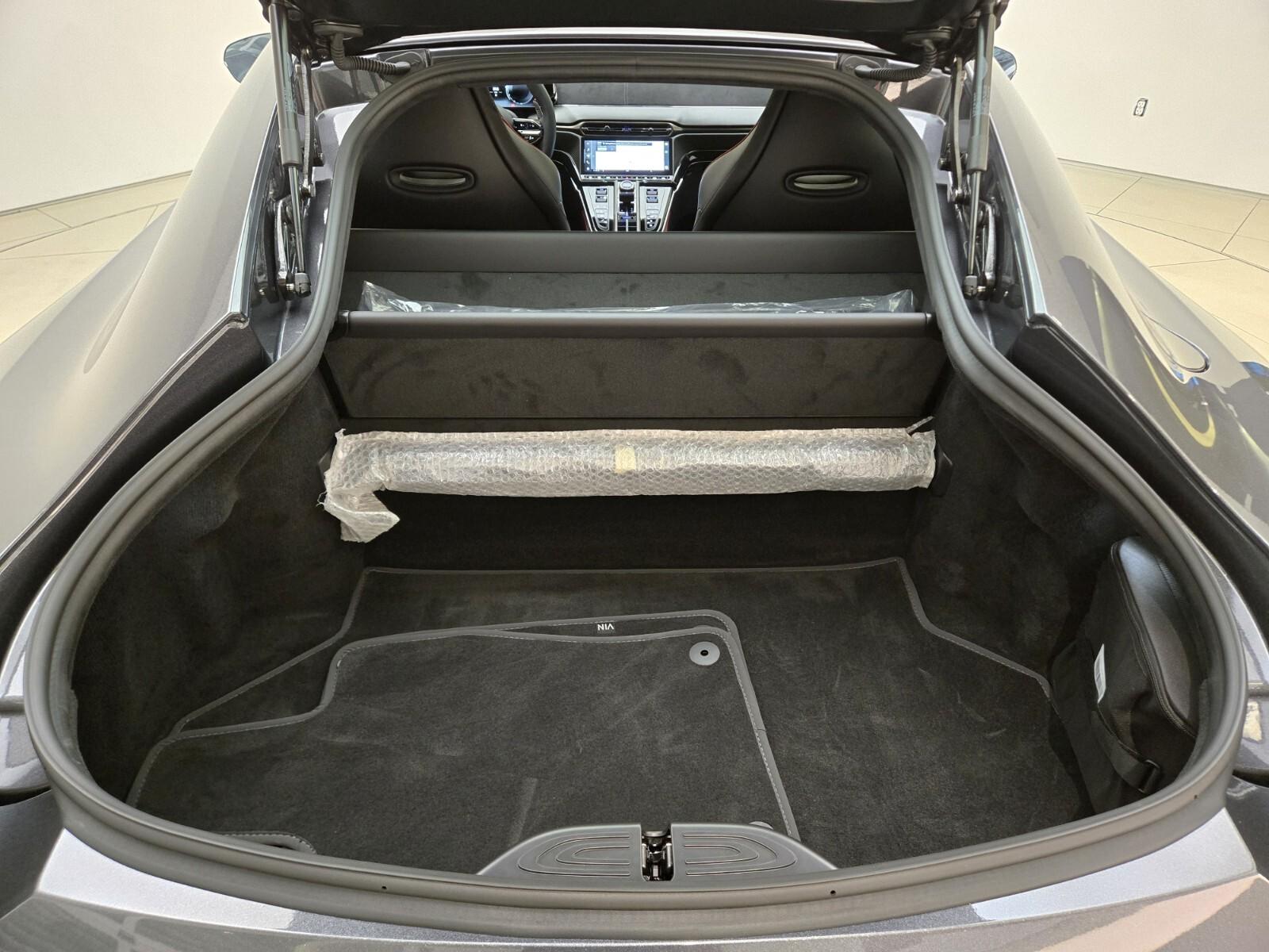 2026 Aston Martin Vantage Base - Photo 16