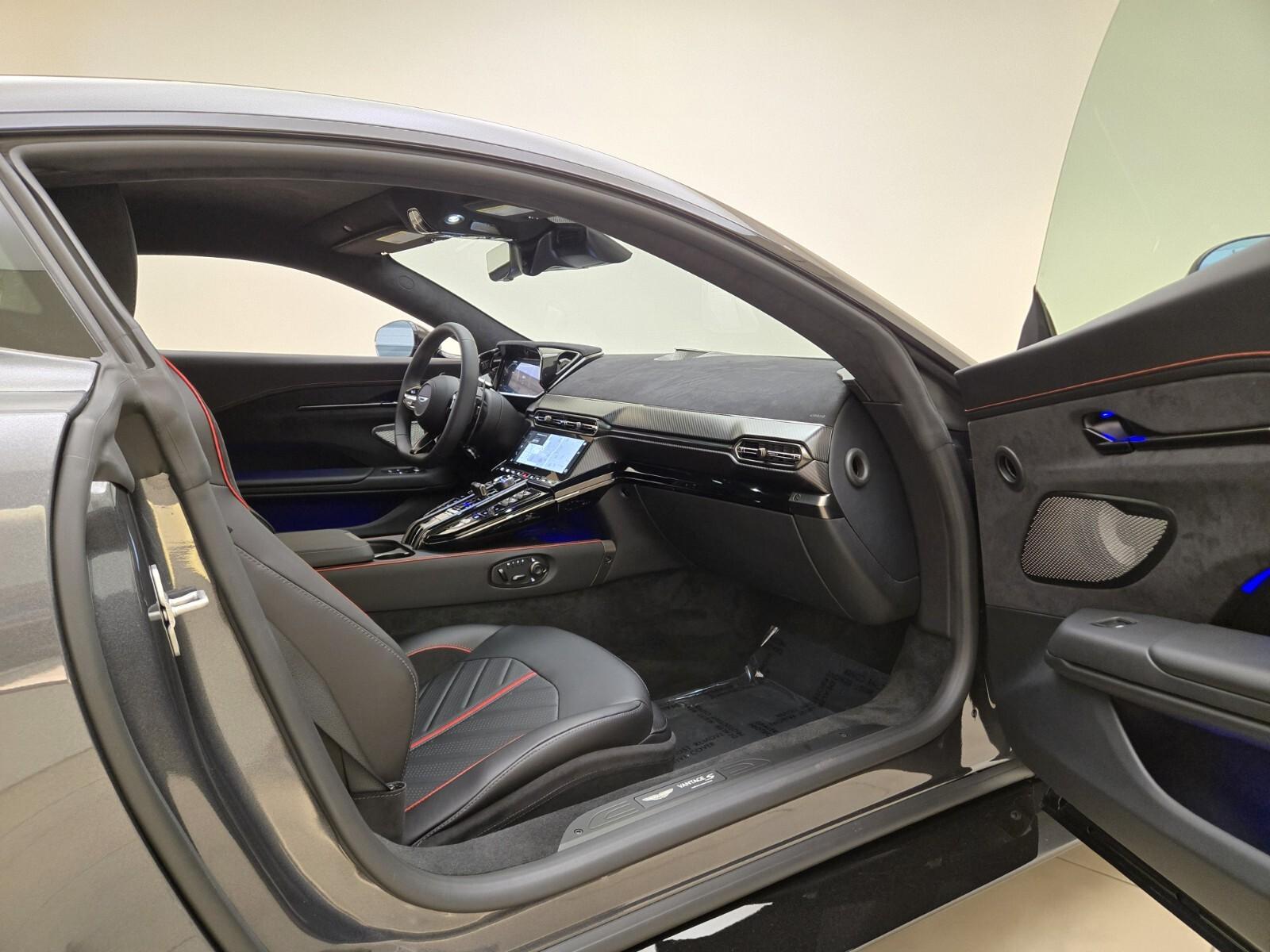 2026 Aston Martin Vantage Base - Photo 17
