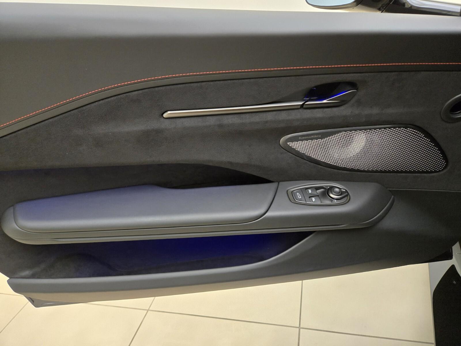 2026 Aston Martin Vantage Base - Photo 24